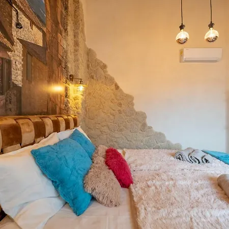 2-bedroom Elegant In Mediterranean Style Apartment *