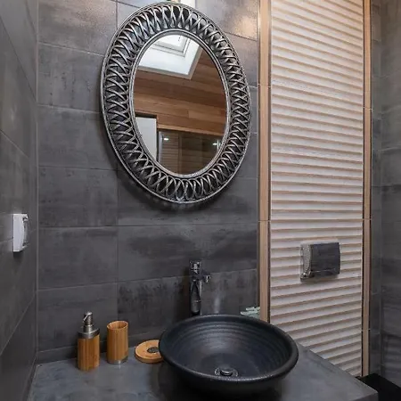 Apartment 2-bedroom Elegant In Mediterranean Style *